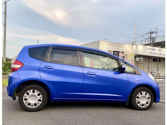 当店ではお車の買取り・下取りも大歓迎です。不要になったお車、どうせ売るならなるべく高くお車を売りたいと思っているお客様！まずは当店にお問い合わせください！