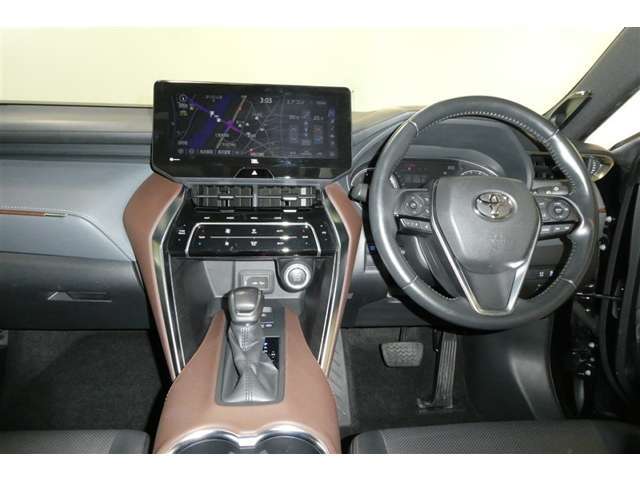 この車で色んな場所へドライブに出かけてみませんか。