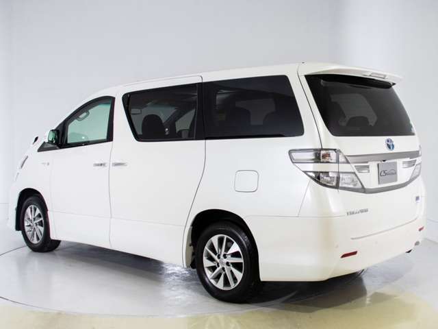 最長5年間走行無制限保証！車種ごとの専門メカニックよる全車展示前点検済み！自己診断コンピューターによる測定を行い合格車輌のみ展示させて頂いております！