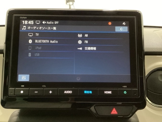 AVメニューはご覧の通り、様々なコンテンツに対応、ドライブを楽しく演出できます。詳しくはスタッフへお尋ねください