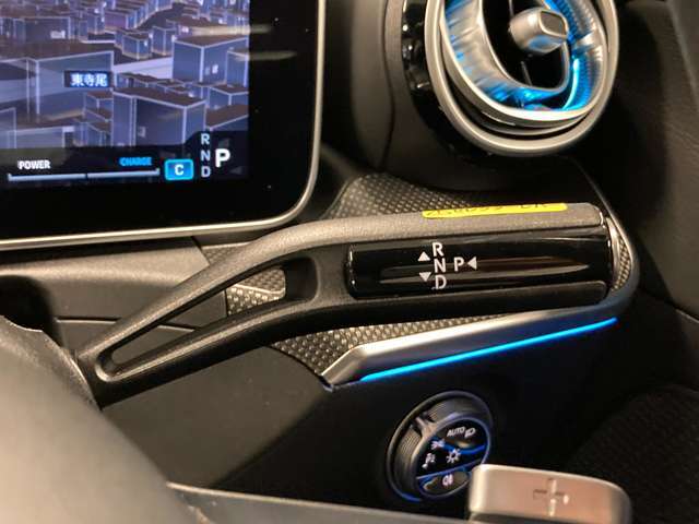 時間や距離的な都合で実車をご覧になれないお客様、ご安心下さい。私共がお客様の目の代わりとなって、お車を確認させて頂きます。詳細の写真を撮影しメール等でお送りさせて頂きます。お気軽にお申し付け下さい。