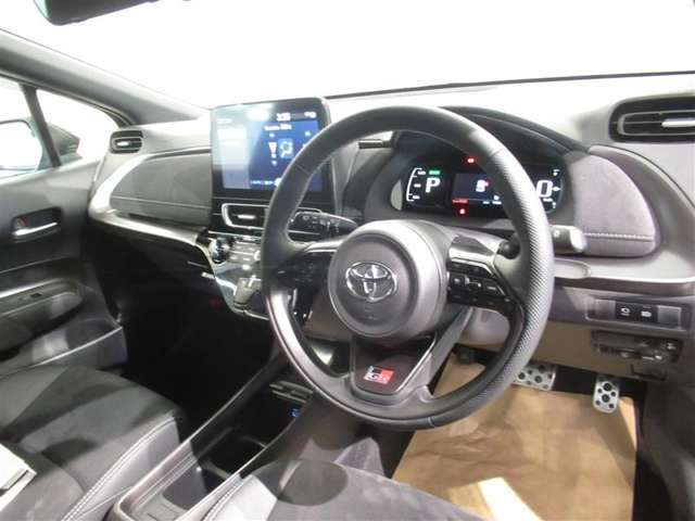 見通しのよいすっきりとした視界で、誰でも運転しやすいです。運転のしやすさは疲れにくさにも繋がりますよ♪