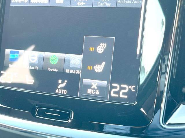 【シートヒーター】寒い日に重宝するシートヒーター！エアコンより早く温まってくれるので寒がりの人も安心ですね。エアコンの温風は乾燥するから苦手、という方にもをおすすめです。