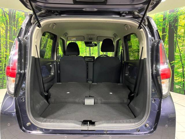 普段のお買い物や通勤、送迎等に十分な荷室スペースを確保しております。セカンドシートを倒すと、大きな荷物の積載も可能です♪