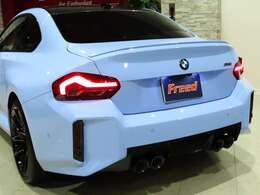 ●Mスポーツ・エキゾースト・システム●デュアル・エキゾースト・テールパイプ（ブラック仕上げ）●Mリヤ・スポイラー