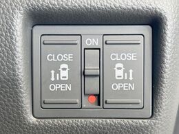 【両側パワースライドドア】スマートキーや運転席のスイッチで後席両側スライドドアの開閉が可能♪電動だから力を入れてドアを開ける必要が無く、小さなお子様でも簡単に開け閉めでき快適です♪