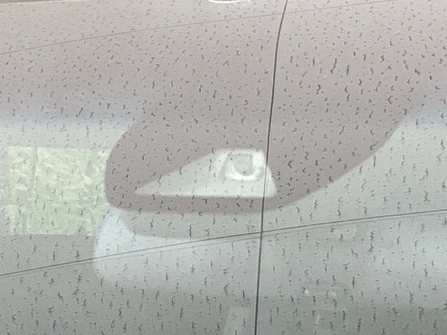 【ホンダセンシング】走行中に前方の車両等を認識し、衝突しそうな時は警報とブレーキで衝突回避と被害軽減をアシスト。より安全にドライブをお楽しみいただけます。