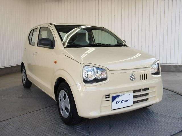 ボディーカラーは「シフォンアイボリーメタリック」カラーコードは「ZVG」