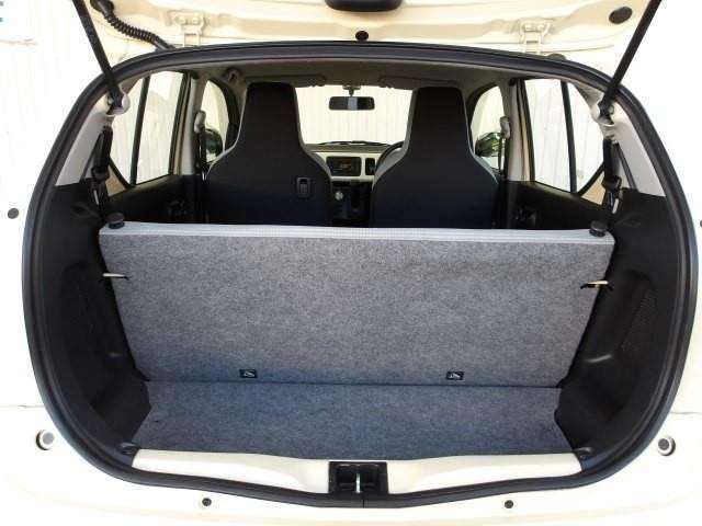 普段使いには十分な広さのラゲッジスペース！