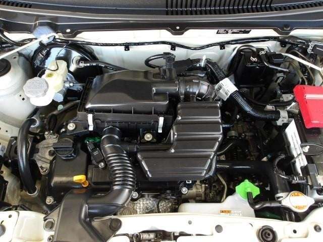 エンジンルーム内も高品質カー洗浄技術「まるまるクリン」実施済みです！