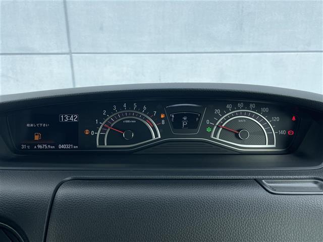 【スピードメーター】メーターがシンプルで見やすく運転しやすいですね！