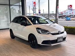 Hondaハイブリッドシステム【e:HEV】搭載。EVに近いハイブリッドシステム。滑らかな走り出しと高速域でのパワフルな加速を実現しています。
