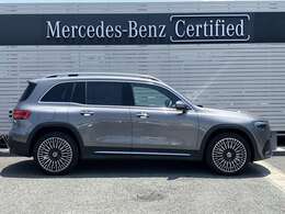 メルセデスの認定中古車では、専用のコールセンターにオペレータが24時間365日待機。万一走行不能となった場合でも、現場での応急処置、車両の牽引など無料でサポートします。