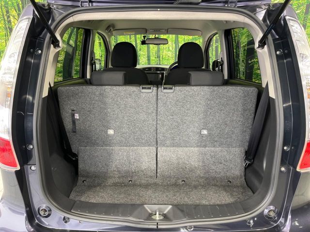 普段のお買い物や通勤、送迎等に十分な荷室スペースを確保しております。セカンドシートを倒すと、大きな荷物の積載も可能です♪
