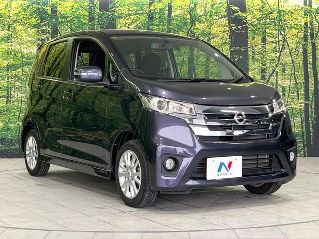大好評のボディコーティング「弾スプラッシュコート」もご納車までに施工可能。通常のガラスコートと異なる、耐久年数6年の無機質ガラスコーティングが、ボディをキレイな状態に保ってくれます。