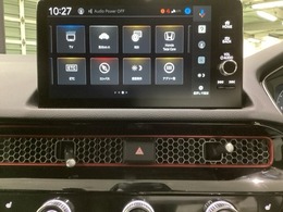 12.3インチ Honda CONNECTディスプレイに、Google アシスタントなどを搭載。よりパーソナライズされたドライブ体験を提供します。ご使用にはインターネットへの通信接続が必要になります。
