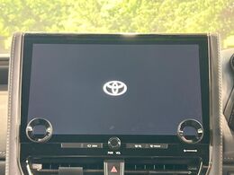 【大画面ナビ】人気の大型14インチナビを装備。存在感のある大画面はインパクト大！ナビ利用時のマップ表示は見やすく、テレビやDVDは臨場感がアップ！いつものドライブがグッと楽しくなります♪