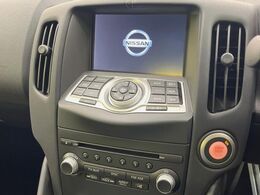 【メーカー純正ナビ】インテリアに溶け込むスタイリッシュな「専用設計」メーカーナビを装備♪視認性や操作性など基本性能にも優れ、より上質なカーライフをお楽しみいただけます。