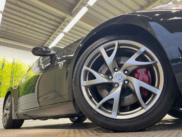【純正19インチアルミホイール】外観にマッチした純正アルミホイールを装着しております。各種社外アルミホイールや、スタッドレスタイヤも取扱いしております。是非ご相談ください♪
