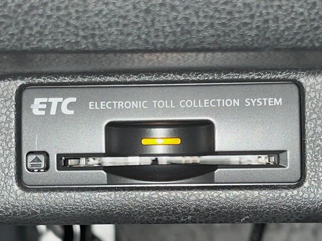 【ETC】高速道路の料金所をストレスなく通過！話題のスポットやサービスエリアに多い「スマートIC」利用時は必須のアイテムです。当店でセットアップを実施、ご納車当日からすぐにご利用いただけます！