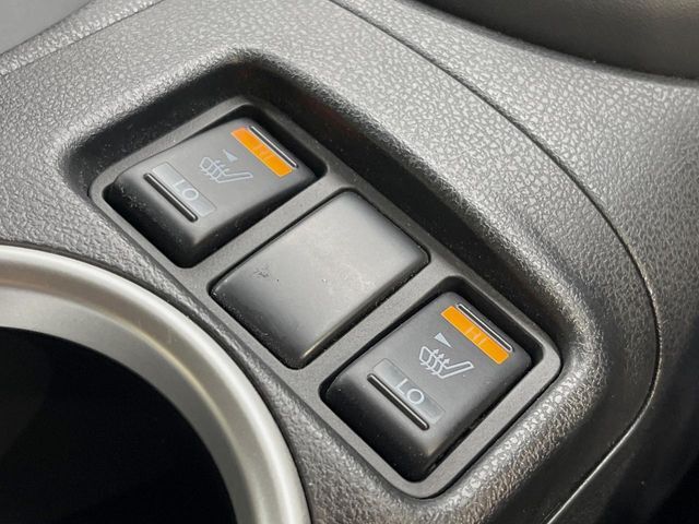 【シートヒーター】寒い日に重宝するシートヒーター！エアコンより早く温まってくれるので寒がりの人も安心ですね♪エアコンの温風は乾燥するから苦手、という方にもをおすすめです。