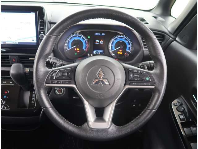 本革巻ステアリングホイール