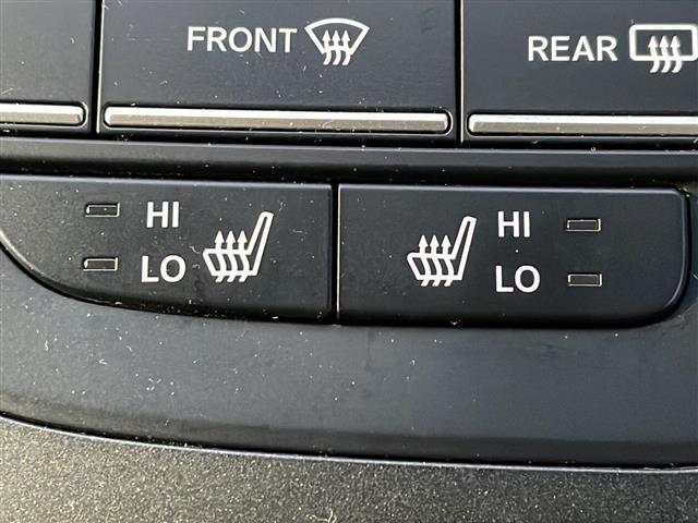 【　シートヒーター　】冬場のお供に。暖かいシートは女性には嬉しい機能ですね♪