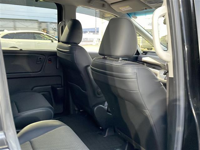 【後部座席】後席もゆったりドライブを楽しめます。ガリバーでご購入いただきましたら、内外装はプロこだわりのクリーニングで清潔なおクルマでご納車させていただきます！店舗での現車確認も承っています！