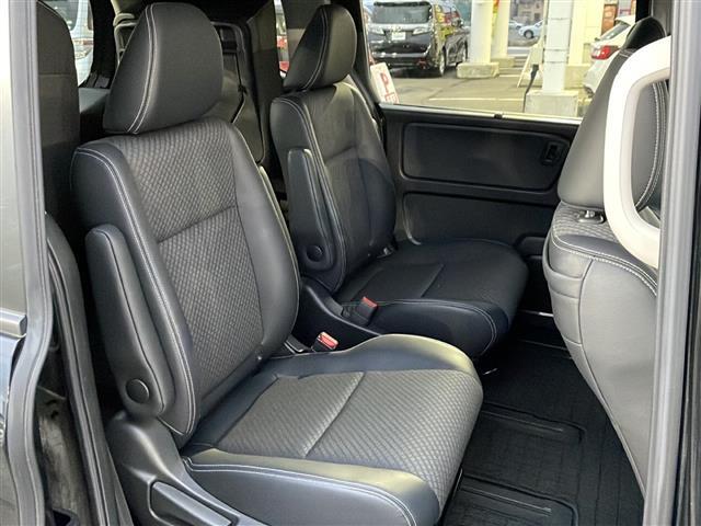 【助手席】きれいな助手席なので家族や友だちに乗ってもらっても安心です！