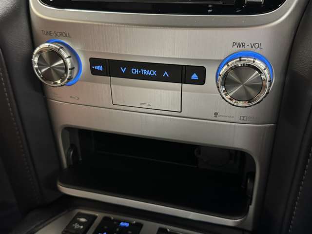 店舗にて現車の確認もいただけますので、お電話で在庫のご確認の上是非ご来店くださいませ。