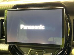 【大画面ナビ】人気の大型10型ナビを装備。存在感のある大画面はインパクト大！ナビ利用時のマップ表示は見やすく、テレビやDVDは臨場感がアップ！いつものドライブがグッと楽しくなります♪