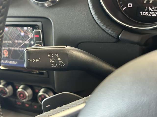運転席周りに大きな傷、汚れ、へたりなどなく良質な状態です！