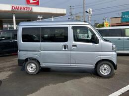静岡ダイハツの中古車は、展示前に徹底した洗車や室内清掃を実施しております。