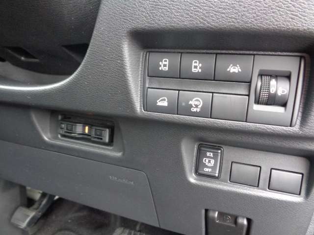 アイドリングストップ機能OFFスイッチ。作動させたくないときに押してください