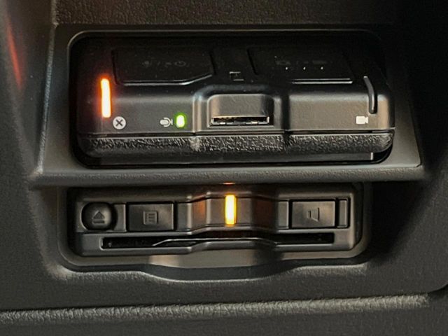 【ETC】高速道路の料金所をストレスなく通過！話題のスポットやサービスエリアに多い「スマートIC」利用時は必須のアイテムです。当店でセットアップを実施、ご納車当日からすぐにご利用いただけます！