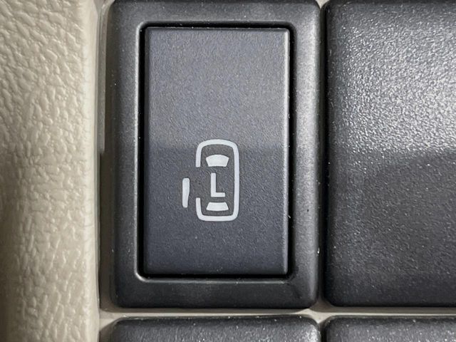 【パワースライドドア】スマートキーや運転席のスイッチでスライドドアの開閉が可能♪電動だから力を入れてドアを開ける必要が無く、小さいお子様でも、重い荷物を持っている時もラクに開け閉めできます♪