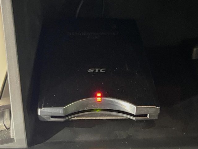【ETC】高速道路の料金所をストレスなく通過！話題のスポットやサービスエリアに多い「スマートIC」利用時は必須のアイテムです。当店でセットアップを実施、ご納車当日からすぐにご利用いただけます！
