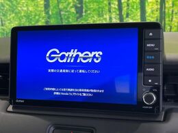 【純正ナビ】人気の純正ナビを装備。オーディオ機能も充実しており、Bluetooth接続すればお持ちのスマホやMP3プレイヤーの音楽を再生可能！毎日の運転がさらに楽しくなります！！