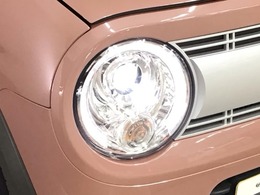 【LEDヘッドライト】大光量で夜道や雨の日の安心感を高めるLEDヘッドライト。周囲の明るさに応じて自動点灯・消灯/ライトの消し忘れも防げるオートライトコントロール付！