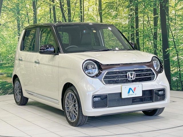 大好評のボディコーティング「弾スプラッシュコート」もご納車までに施工可能。通常のガラスコートと異なる、耐久年数6年の無機質ガラスコーティングが、ボディをキレイな状態に保ってくれます。
