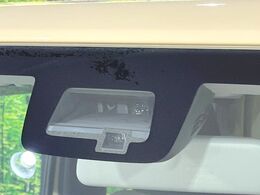 【スズキ　セーフティサポート】走行中に前方の車両等を認識し、衝突しそうな時は警報とブレーキで衝突回避と被害軽減をアシスト。より安全にドライブをお楽しみいただけます。