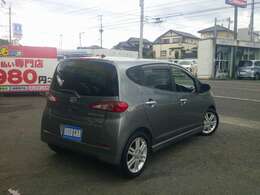 営業時間は10：00～19：00　土・日・祝日も営業してます！！　　毎週水曜日は定休日をいただいております＜(_ _)＞