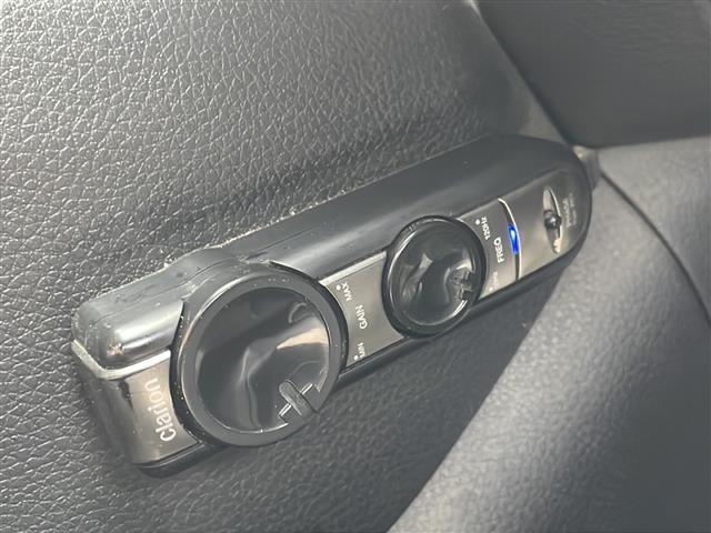 気になる車はすぐにお問い合わせください！右のカーセンサー専用無料ダイヤルから、専門スタッフがお車のご質問にお答えいたします！