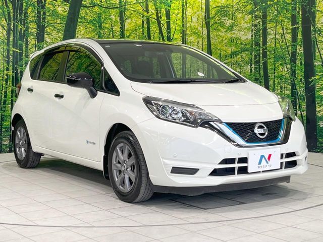 大好評のボディコーティング「弾スプラッシュコート」もご納車までに施工可能。通常のガラスコートと異なる、耐久年数6年の無機質ガラスコーティングが、ボディをキレイな状態に保ってくれます。