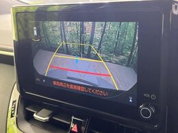 【バックカメラ】駐車時に後方がリアルタイム映像で確認できます。大型商業施設や立体駐車場での駐車時や、夜間のバック時に大活躍！運転スキルに関わらず、今や必須となった装備のひとつです！
