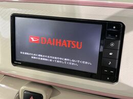 【純正ナビ】人気の純正ナビを装備。オーディオ機能も充実しており、Bluetooth接続すればお持ちのスマホやMP3プレイヤーの音楽を再生可能！毎日の運転がさらに楽しくなります！！