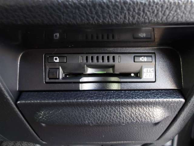 ETC車載器付きです。高速道路の料金所もスムーズに通過できます。