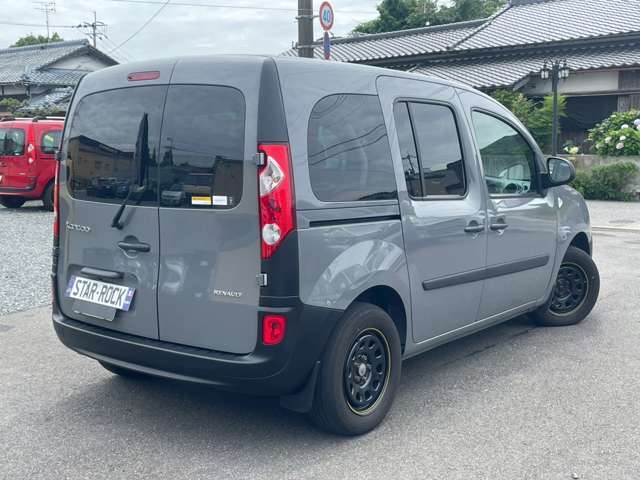カングーは小回りが効くので女性の方や不慣れな方でも運転しやすいです！