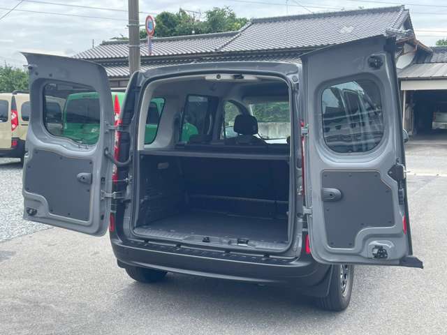 180度開くので、横からでもお荷物が楽々乗せる事が出来ます！