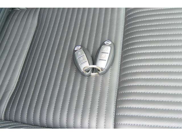 インテリジェントキー！キーを取り出さなくてもラクラク開閉＆エンジン始動できます！